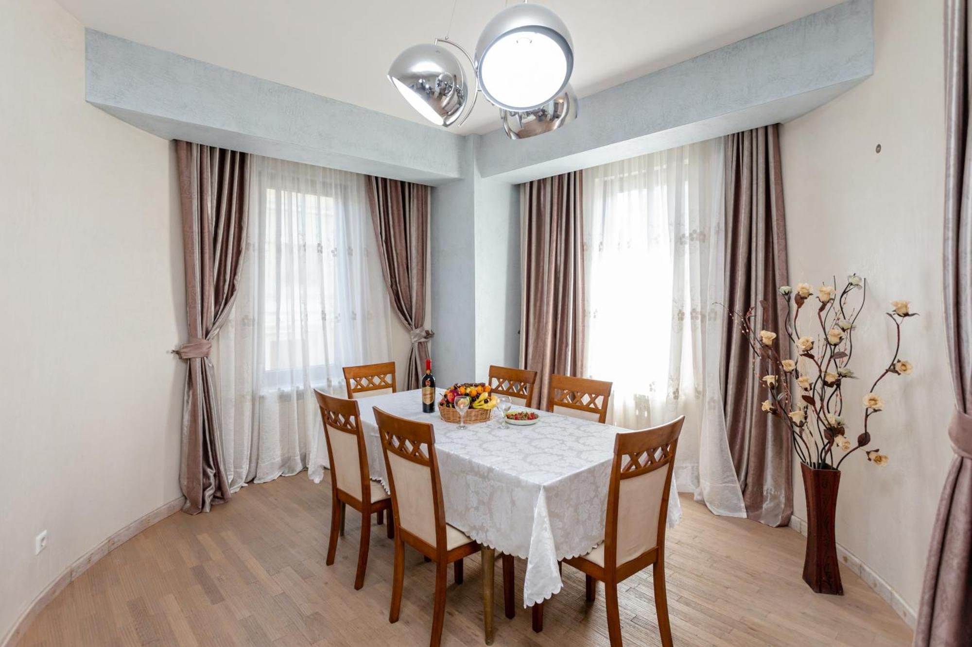 Serviced Apartment On Rustaveli Avenue 9 Tbilisi Exterior photo